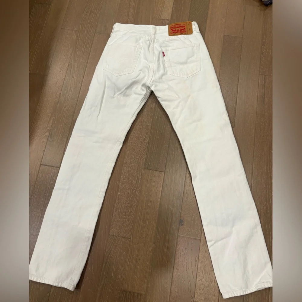 Levi’s 501 white jeans